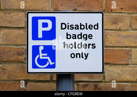 Parking handicapés porte seul signe, Cambridge, England, UK Banque D'Images