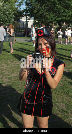 Annuel 2011 Crawl Zombie day, Brooklyn, New York Banque D'Images