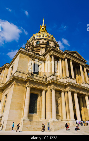 Un dôme d'or Chapelle de Saint-Louis (site d'enfouissement de Napoléon), Les Invalides, Paris, France Banque D'Images