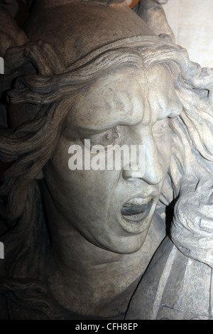 Réplique de la tête de Marianne de la sculpture 'Le départ' également appelé La Marseillaise à l'intérieur de l'Arc de Triomphe à Paris Banque D'Images