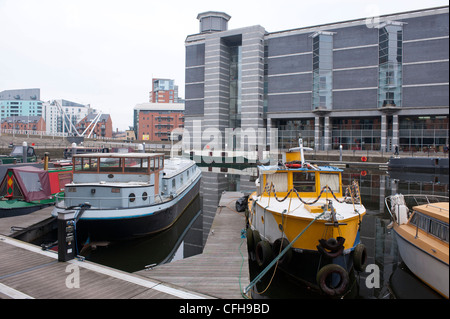 Les chalands, Clarence dock et le Royal Armouries, Leeds Banque D'Images