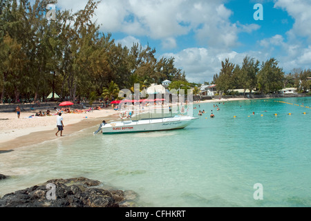 La populaire plage de Pereybère sur la côte nord de l'île Maurice Banque D'Images