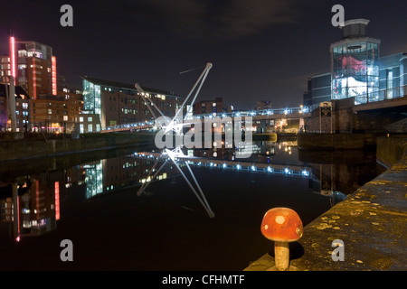 Réflexions de champignons magiques, le Royal Armouries à Clarence Dock à Leeds Banque D'Images