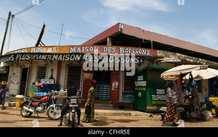 Une visite au marché local à Kara, dans le nord du Togo. Banque D'Images