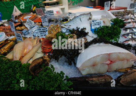 Poissonnier à Borough Market à Londres, Royaume-Uni Banque D'Images