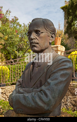 Statue en bronze de Sir Alexander Hardcastle à la Vallée des Temples à Agrigente en Sicile Banque D'Images