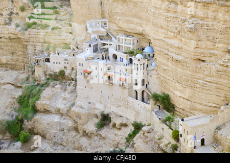 Monastère grec-orthodoxe de Saint George, un monastère situé dans le désert de Judée Wadi Qelt, dans l'est de la Cisjordanie Banque D'Images