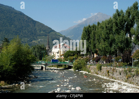 Dans le Merano avec Etschtal une vue de la rivière Passer. Banque D'Images