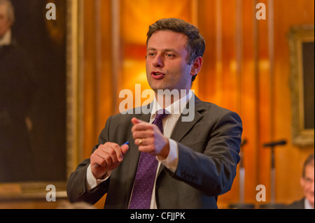 Peter Hyman, responsable pédagogique de l'école21 école gratuite de Newham, la prestation de l'éducation nationale de la fiducie de la conférence annuelle 2012. Banque D'Images