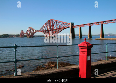 Pont du Forth sur le Firth of Forth, South Queensferry, Ecosse, Royaume-Uni, Europe Banque D'Images