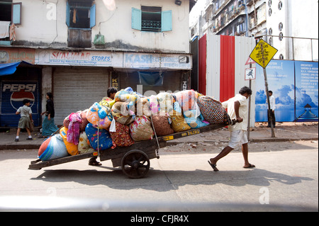 Blanchisseurs (dhobi wallahs), Mumbai, Inde, Asie Banque D'Images