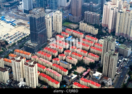 Vue d'urbanisation élevé dans le développement de Pudong, Shanghai, Chine, Asie Banque D'Images