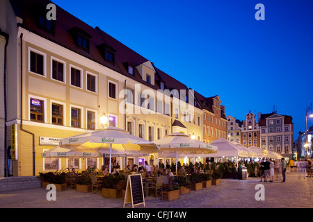 Restaurants, de la place du marché (Rynek), Vieille Ville, Wroclaw, Silésie, Pologne, Europe Banque D'Images