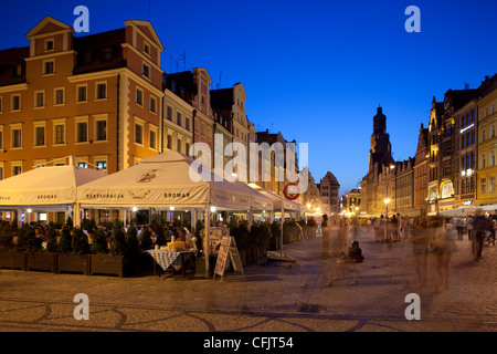 Restaurants, de la place du marché (Rynek), Vieille Ville, Wroclaw, Silésie, Pologne, Europe Banque D'Images