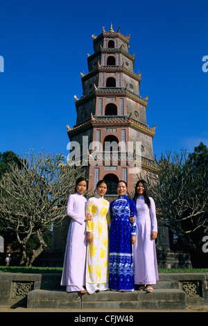 La pagode de Thien Mu (Pagode de la Dame Céleste), le Vietnam, l'Indochine, l'Asie du Sud-Est, Asie Banque D'Images