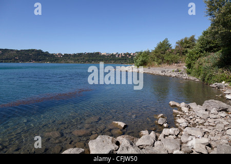 Vue panoramique sur le lac Albano et côté lac Banque D'Images