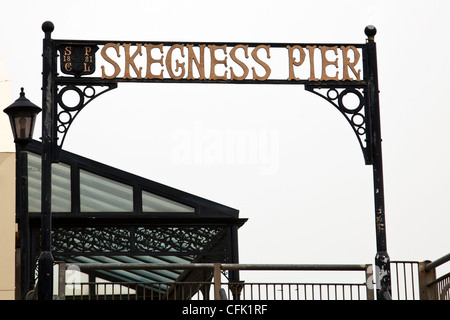 Jetée de Skegness Lincolnshire England UK metal sign Banque D'Images