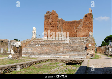 Ostia Antica. Le Latium. L'Italie. Vue sur le capitole l'ancienne ville est le plus important temple et dédié à la Romaine principale Banque D'Images