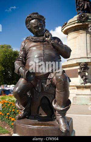 Le Warwickshire, Stratford sur Avon, Bancroft Gardens, le Gower, Falstaff de Shakespeare Memorial statue Banque D'Images