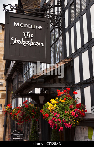 Le Warwickshire, Stratford sur Avon, Chapel Street, Mercure Shakespeare Hotel sign Banque D'Images