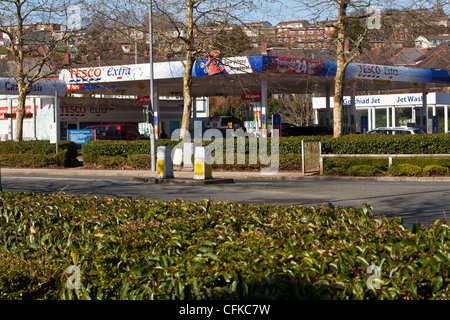 Tesco extra station essence, Newport, Pays de Galles, Royaume-Uni. Banque D'Images