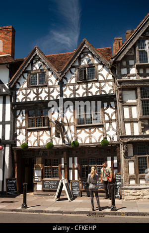 Le Warwickshire, Stratford sur Avon, High Street, Garrick Inn, l'un des plus anciens pubs de la ville datant de 1400 Banque D'Images