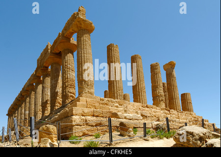 Agrigente. La Sicile. L'Italie. Vue de derrière et le côté (nord-ouest) du Doric Temple de Héra ou Tempio di Giunone Lacina à Banque D'Images