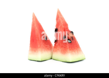 Deux morceaux de melon d'eau isolé sur blanc Banque D'Images