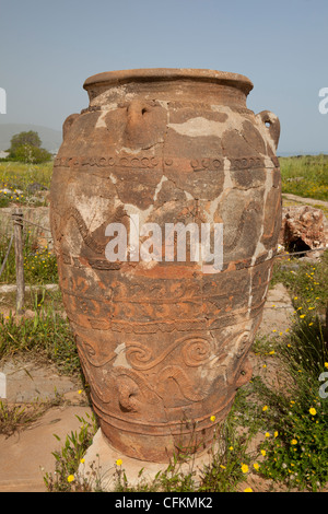 Pithos jar dans les ruines de Malia, Crète, Grèce Banque D'Images
