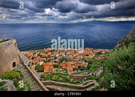 'La cité médiévale de Monemvasia (castletown' ou 'Malvasia'), dans la préfecture de Laconie, Péloponnèse, Grèce Banque D'Images