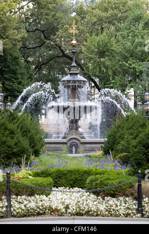 La fontaine dans City Hall Park à New York City Banque D'Images