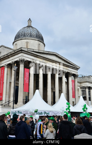 St Patrick's Day Parade à Londres - Trafalgar Square, Londres 2012 Banque D'Images