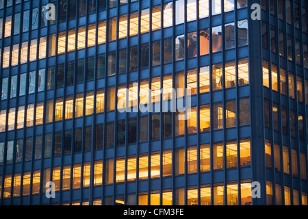 USA, l'état de New York, New York city, close-up of office building Banque D'Images