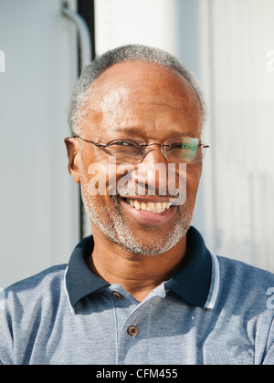 États-unis, Californie, Santa Ana, Portrait of smiling man Banque D'Images