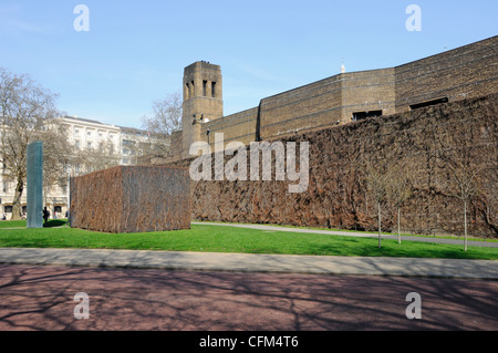 Mur en béton la Citadelle d'Admiralty un bâtiment du gouvernement de la deuxième Guerre mondiale construit comme un centre d'opérations à l'épreuve des bombes et maintenant utilisé par le MOD Londres UK Banque D'Images