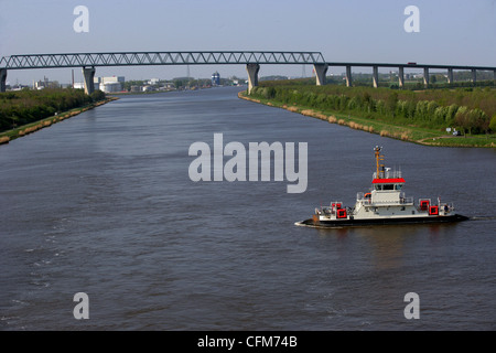 Ferry à Kudensee, Canal de Kiel, Schleswig-Holstein, Allemagne, Europe Banque D'Images