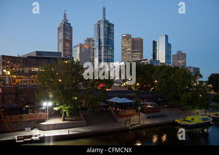 Centre-ville et la rivière Yarra, Melbourne, Victoria, Australie, Pacifique Banque D'Images