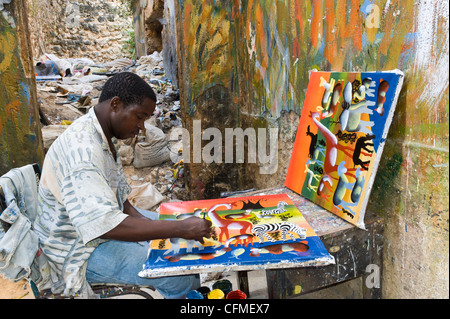 Dans la peinture de l'artiste 'Tinga Tinga' Style à Stone Town Zanzibar Tanzanie Banque D'Images