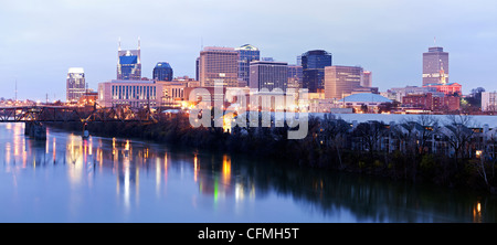 USA, New York, Nashville, Vue Panoramique cityscape at dawn Banque D'Images