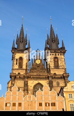 Église de Notre-Dame de Týn à partir de la place de la Vieille Ville, Prague, République Tchèque Banque D'Images