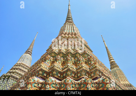 La Pagode antique ou Chedi du Wat Pho, le Temple du Bouddha couché, Bangkok, Thaïlande Banque D'Images