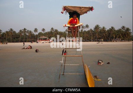 Life guard sur Colva beach Goa Banque D'Images