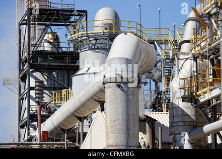 Les tuyaux de ventilation dans une installation industrielle Banque D'Images