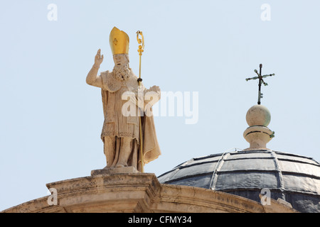 Statue de Saint Blaise sur le dessus de l'église de Saint-blaise. Dubrovnik, Croatie Banque D'Images