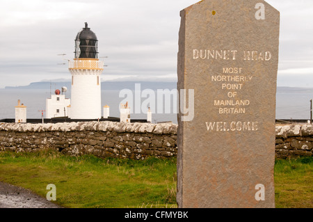 Dunnett Head, le point le plus au nord sur la partie continentale du Royaume-Uni, à l'égard de l'île de Hoy à Orkney Banque D'Images