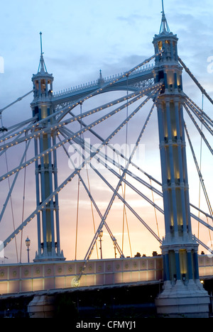 Prince Albert Bridge à la Tamise par Chelsea par jour Banque D'Images