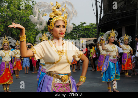 Thaï traditionnel costume porté à la Lop Buri festival. Lop Buri Thaïlande le 15/02/2012 Banque D'Images