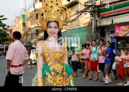 Thaï traditionnel costume porté à la Lop Buri festival. Lop Buri Thaïlande le 15/02/2012 Banque D'Images