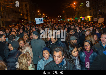 Paris, France, triste foule de partisans, manifestation juive, peuple, en mars silencieux manifestations, après une attaque terroriste contre un Sho-ol juif à Tou-souris, rue de protestation de l'antisémitisme, Communauté juive europe Banque D'Images