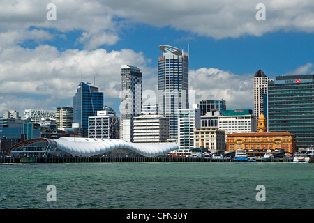 Le nuage, Ferry Building et skyline, Auckland, Nouvelle-Zélande, le vendredi 16 mars, 2012. Auckland, Nouvelle-Zélande Banque D'Images